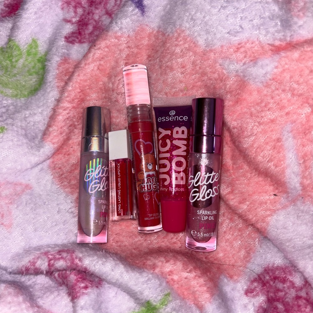 Pink and Red mini lip gloss set